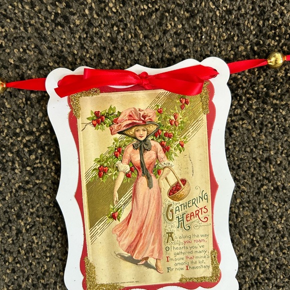Vintage repurposed, valentine garland - Picture 2 of 9